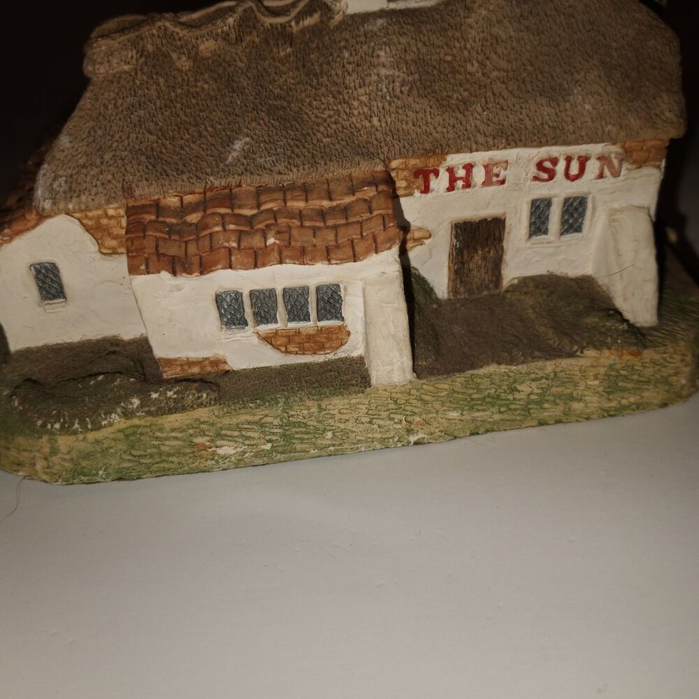 Best Of British Pubs The Sun Figurine